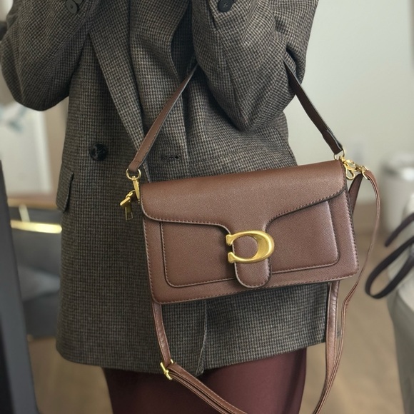 Brown faux Leather Crossbody with Gold 'C' Hardware - Picture 3 of 4